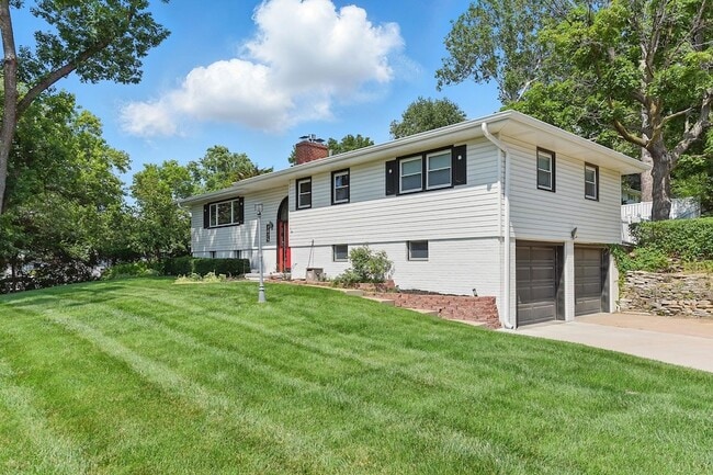 property at 2825 S 106th St