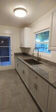 1714 Grevelia St, Unit B in South Pasadena, CA - Foto de edificio - Building Photo