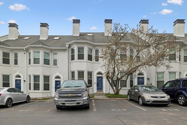 property at 219 Fairmont Ct