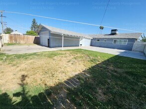 4001 Wilson Rd in Bakersfield, CA - Building Photo - Building Photo