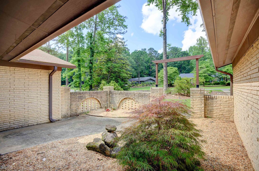 213 Oakmount Dr in Peachtree City, GA - Building Photo