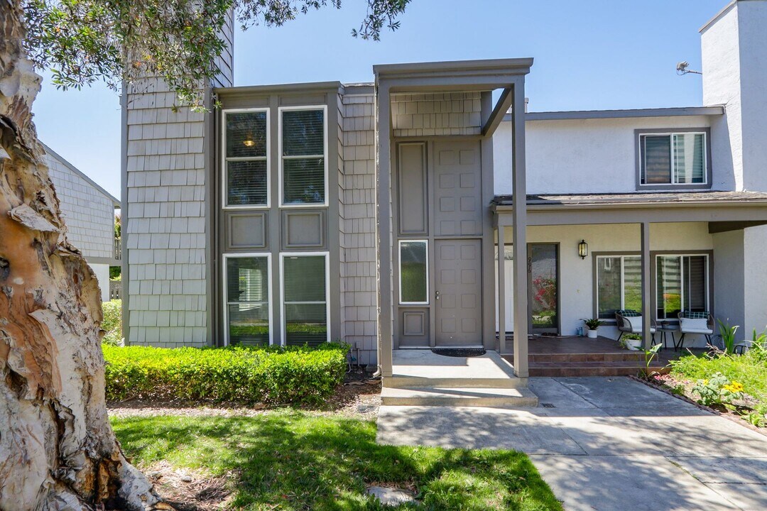 998 Cartier Ln in Foster City, CA - Building Photo