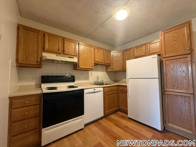 175 Adams St, Unit 40