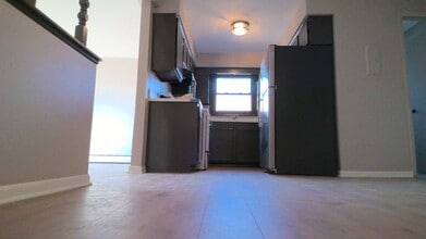 8800 W 76th Pl in Oak Lawn, IL - Building Photo - Building Photo