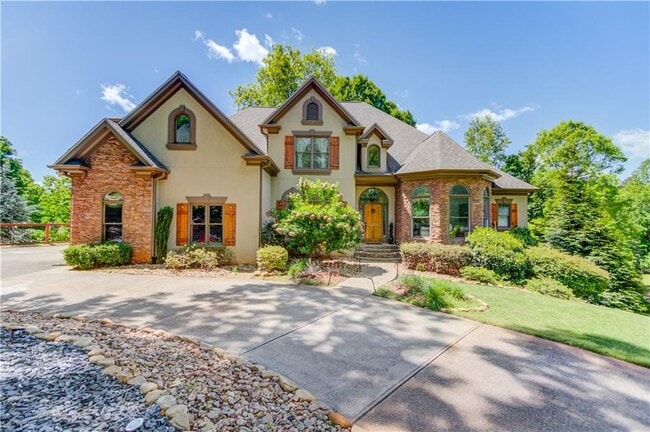 property at 2870 Roanoke Rd