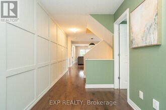 3545 Woodroffe Ave in Ottawa, ON - Building Photo - Building Photo