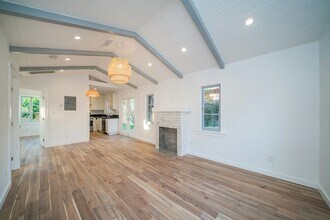 511 Micheltorena St in Los Angeles, CA - Building Photo - Building Photo