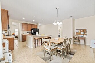 300 Auburn Oaks Rd E in Jacksonville, FL - Building Photo - Building Photo