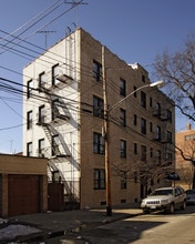 1755 Taylor Ave in Bronx, NY - Foto de edificio - Building Photo
