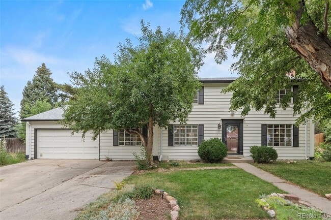 property at 2912 Drakestone Dr