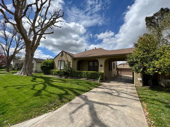 property at 1015 S Pleasant Ave