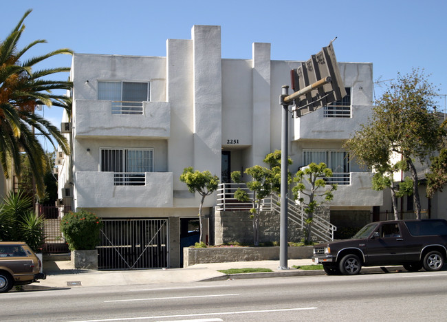 2251 Crenshaw Blvd in Los Angeles, CA - Building Photo - Building Photo