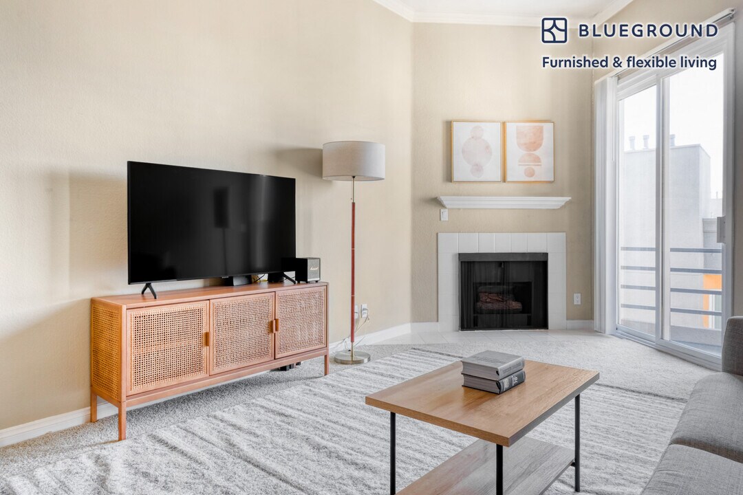 1720 N Fuller Ave-Unit -FL6-ID729 in Los Angeles, CA - Foto de edificio