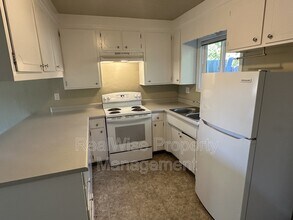 719 SW Bridge St in Grants Pass, OR - Building Photo - Building Photo