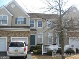 802 Yarrow Cir in Dayton, NJ - Building Photo