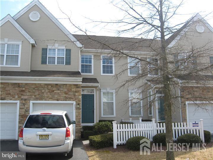 802 Yarrow Cir in Dayton, NJ - Building Photo
