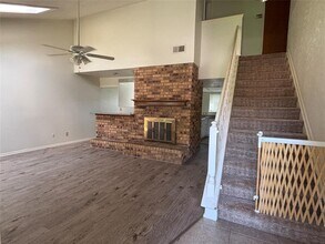15326 Silverman St in Webster, TX - Building Photo - Building Photo