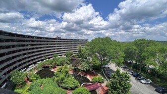 200 Swanton St, Unit 239 in Winchester, MA - Building Photo