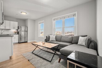 543 Dorchester Ave in Boston, MA - Foto de edificio - Building Photo