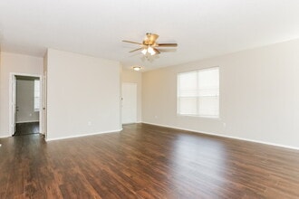 412 San Lucas Dr in Crowley, TX - Building Photo - Building Photo