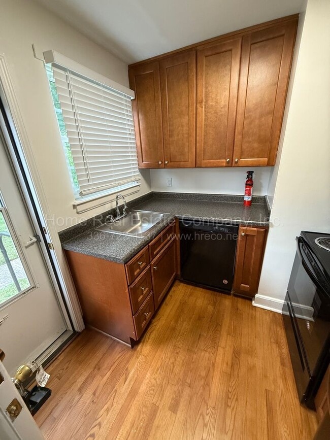 2636 Greenbrier Rd