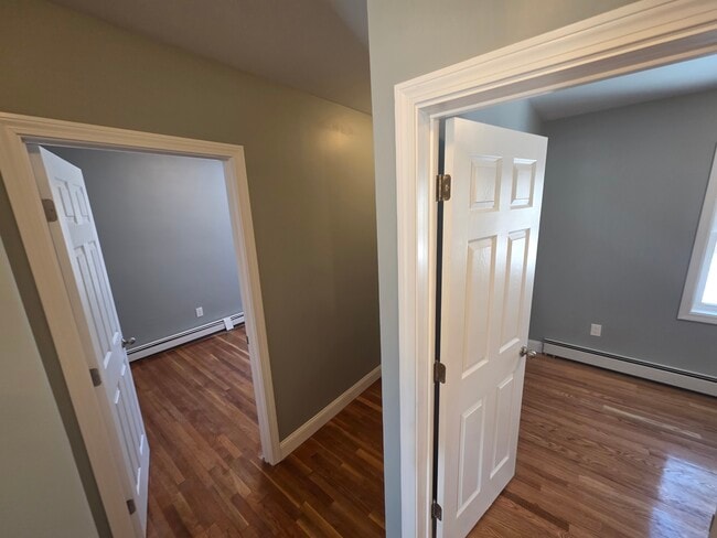 14 Seagirt Ave, Unit 1 in Saugus, MA - Foto de edificio - Building Photo