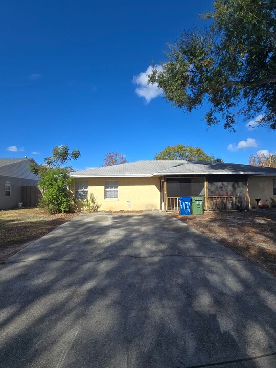 176-178 Rebecca Dr NE in Winter Haven, FL - Building Photo