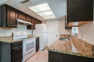 1105 E Minnesota Ave in DeLand, FL - Building Photo - Building Photo