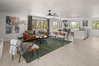 2 Southport Ln in Bella Vista, AR - Building Photo - Building Photo