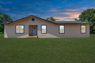 1030 San Felipe Rd in Sealy, TX - Building Photo - Building Photo