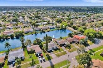 10850 NW 29th Manor in Sunrise, FL - Building Photo - Building Photo