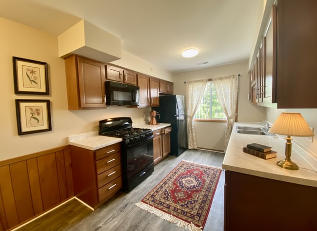 1970 Burton St SE in Grand Rapids, MI - Foto de edificio - Building Photo