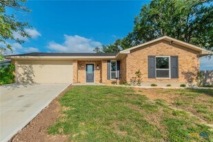 4013 Valley View Dr in Temple, TX - Building Photo