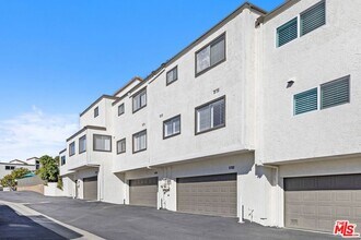 1732 Palisades Dr in Los Angeles, CA - Building Photo - Building Photo