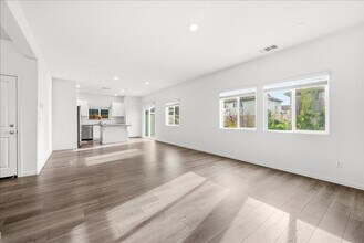 3818 Fong Ranch Rd in Sacramento, CA - Building Photo - Building Photo