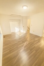 2 Cheshire Dr in Galloway, NJ - Foto de edificio - Building Photo