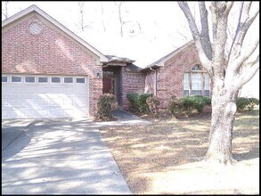 303 Hidden Meadows Dr in Benton, AR - Building Photo - Building Photo