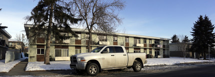 Grandel Manor in Calgary, AB - Building Photo - Building Photo