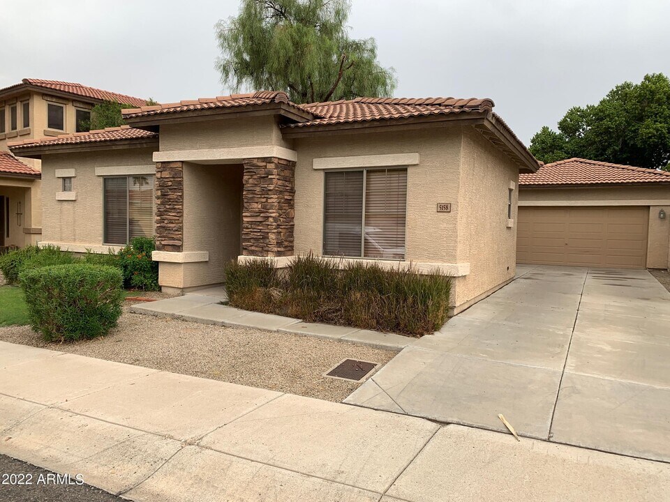 5158 W Poinsettia Dr in Glendale, AZ - Building Photo