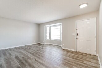 1224 N 1000 W in Clinton, UT - Foto de edificio - Building Photo