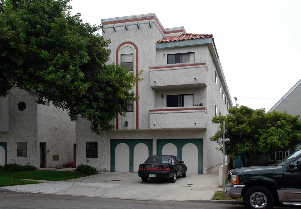 230 Whiting St in El Segundo, CA - Building Photo