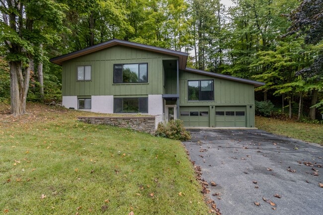 property at 2698 Shenandoah Dr