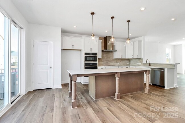 property at 7118 Westrow Ave