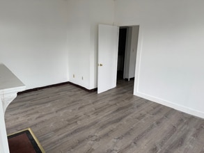 12-14-14 E Main St in Orange, MA - Building Photo - Building Photo