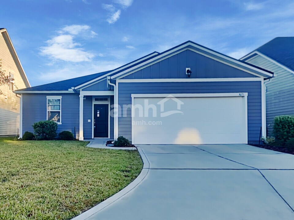 3071 Creek Village Ln in Green Cove Springs, FL - Foto de edificio