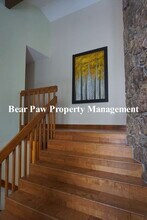 33550 Woodland Dr in Evergreen, CO - Foto de edificio - Building Photo