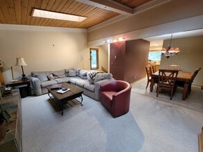 2540 Kinnikinnick Rd in Vail, CO - Building Photo - Building Photo