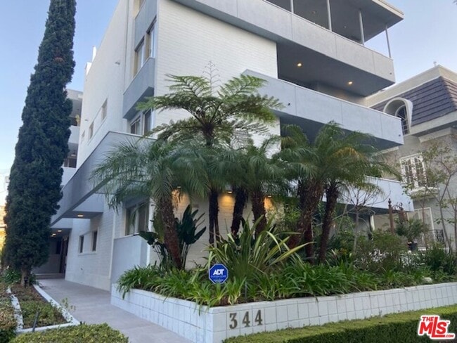 property at 344 N Palm Dr