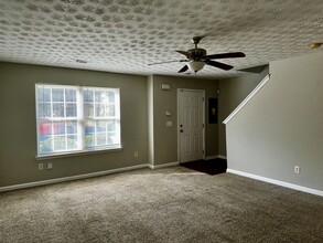 5554 Pineridge Ct in Forest Park, GA - Building Photo - Building Photo