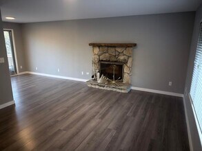 3550-3554-3554 SW Beaverton Hillsdale Hwy in Portland, OR - Building Photo - Building Photo